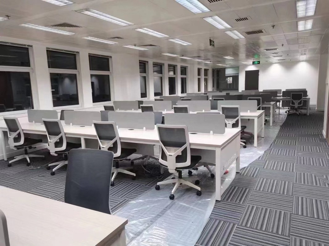 Kursi kantor belakang tengah Perabot dengan dukungan punggung lumbar mewah dan sertifikat BIFMA