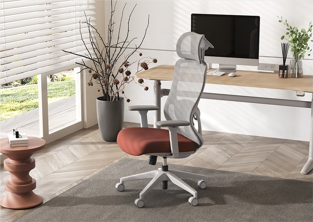 Kursi berputar belakang tinggi yang dapat disesuaikan dengan sandaran lengan 3D dan bantal kursi yang nyaman